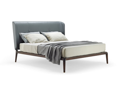 Luca Mattie bed