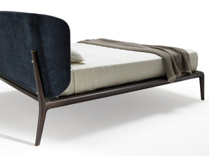 Luca Mattie bed