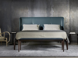 Luca Mattie bed